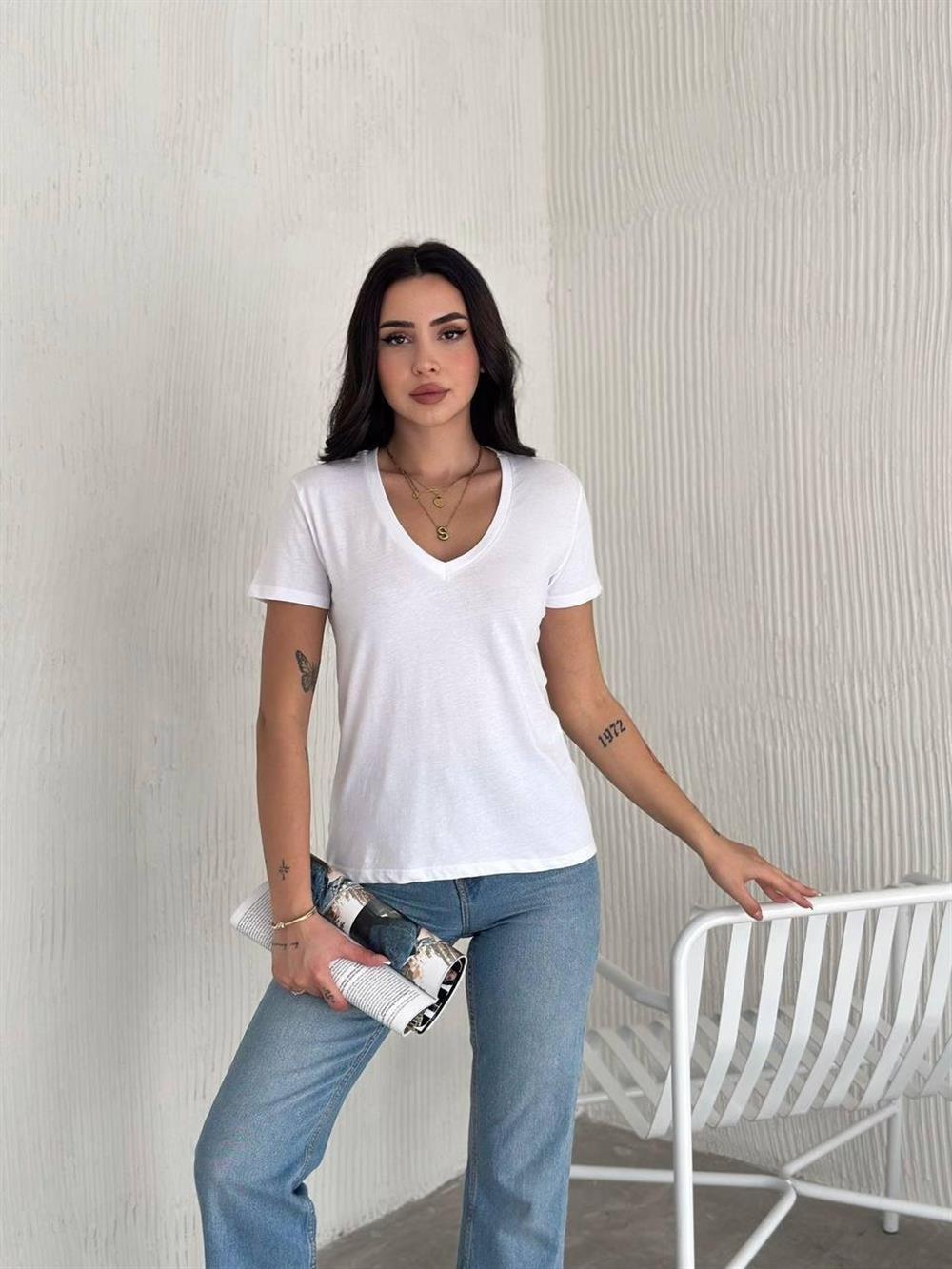 V Yaka T-Shirt