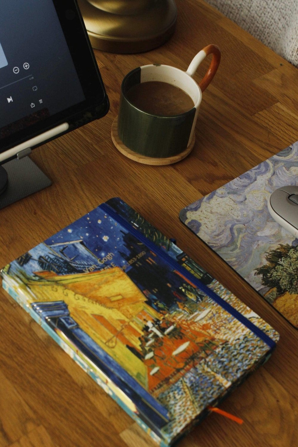 Cafe Terrace A5 Boyutlu Yaldızlı Kapaklı Defter