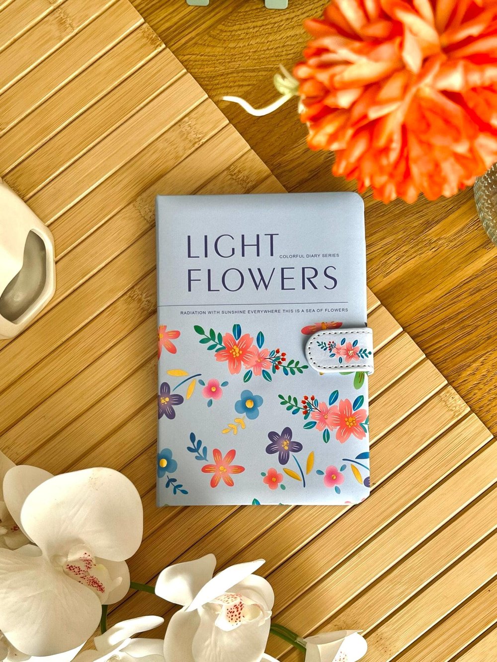 Nova Crafts Blue Flowers Temalı Yaldızlı Kapak Tasarımlı Mıknatıslı Süresiz Defter/ Ajanda