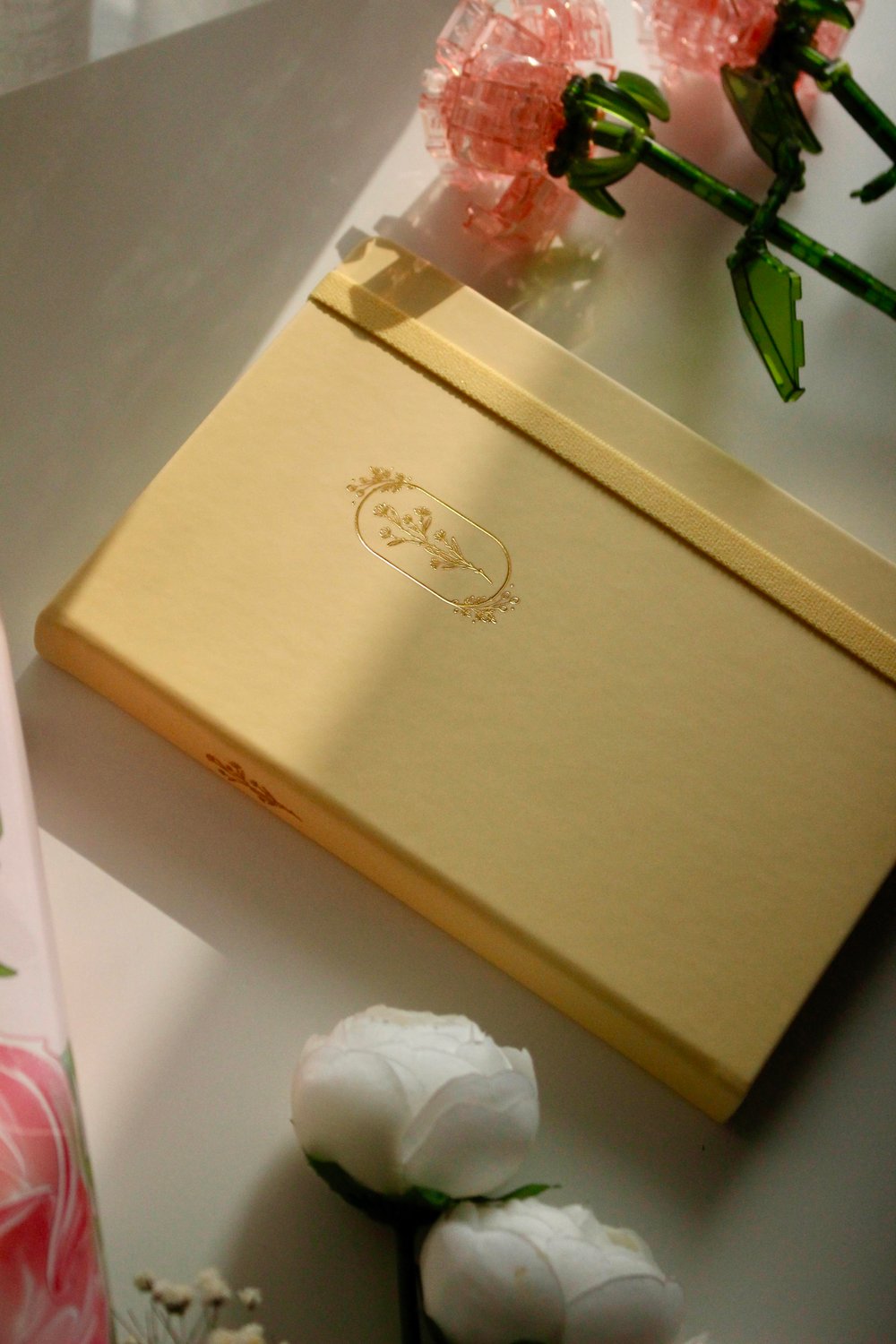 Paris Romantic Sarı Vegan Kapak Yaldızı Kenar Defter