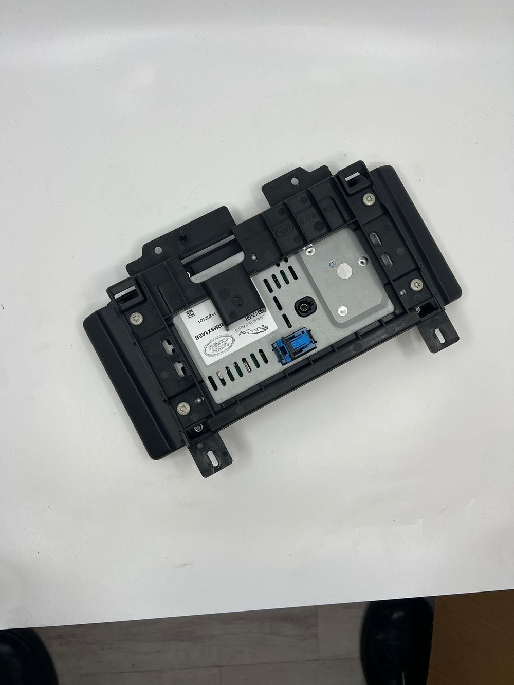 Defender Basic Ekran L8BC-19C279-BA