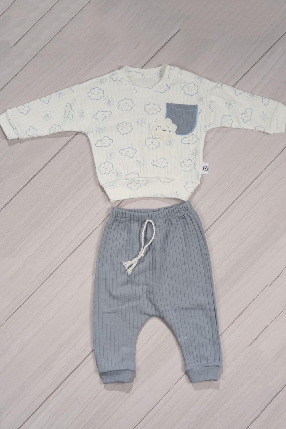 Bulut Desenli Bebek Takımı Mavi