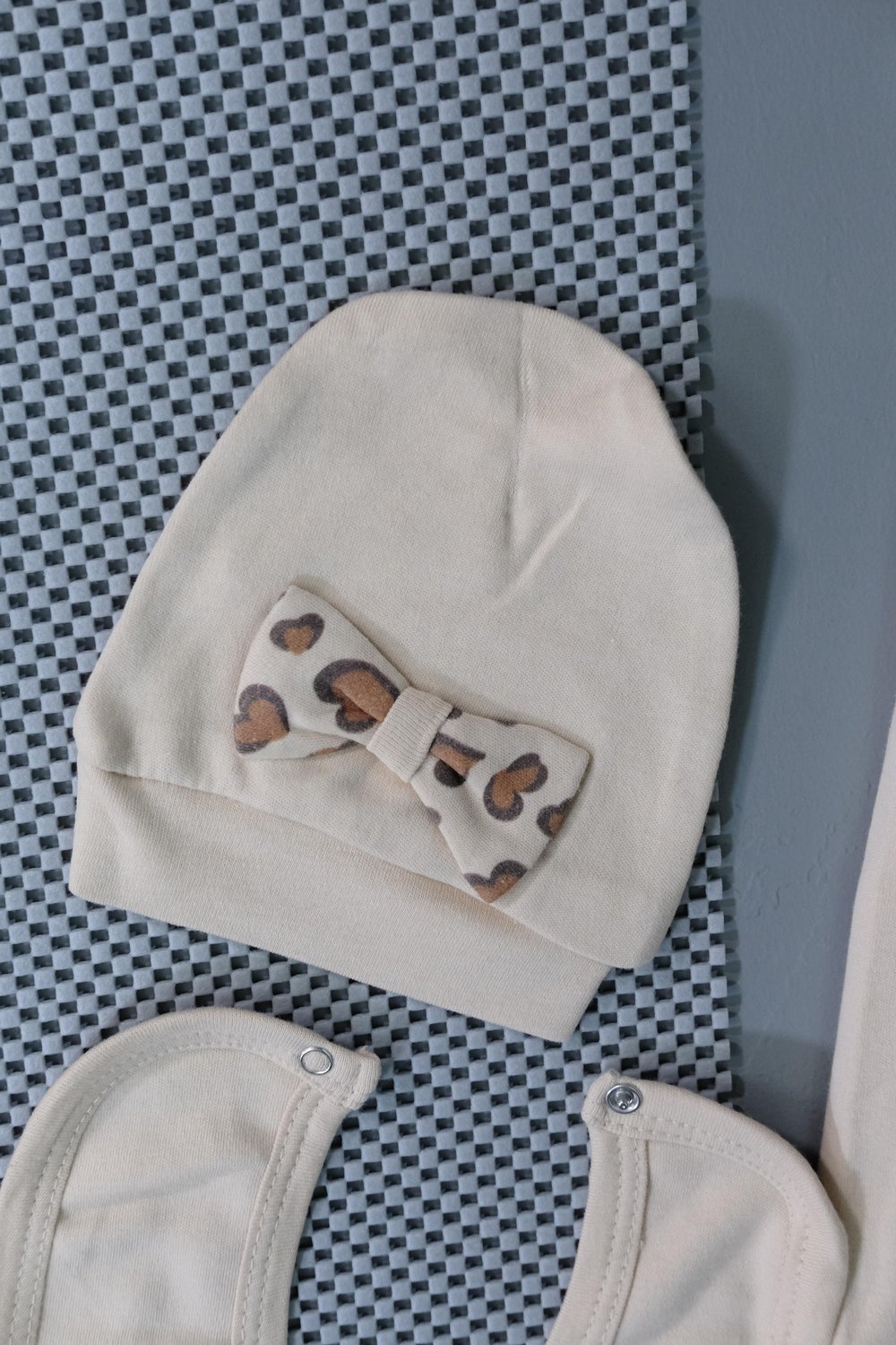 Leopar Desenli 7li Kız Bebek Zıbın Takımı Bej