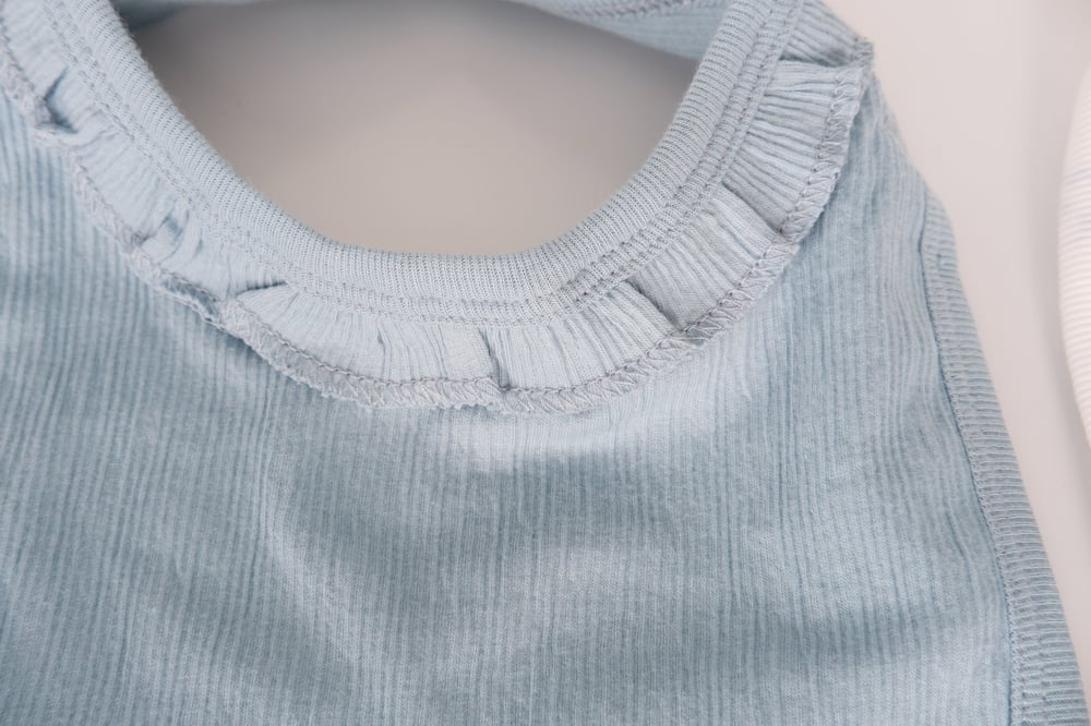 Mavi Jakarlı Fırfırlı 2li Bebek Mama Önlüğü