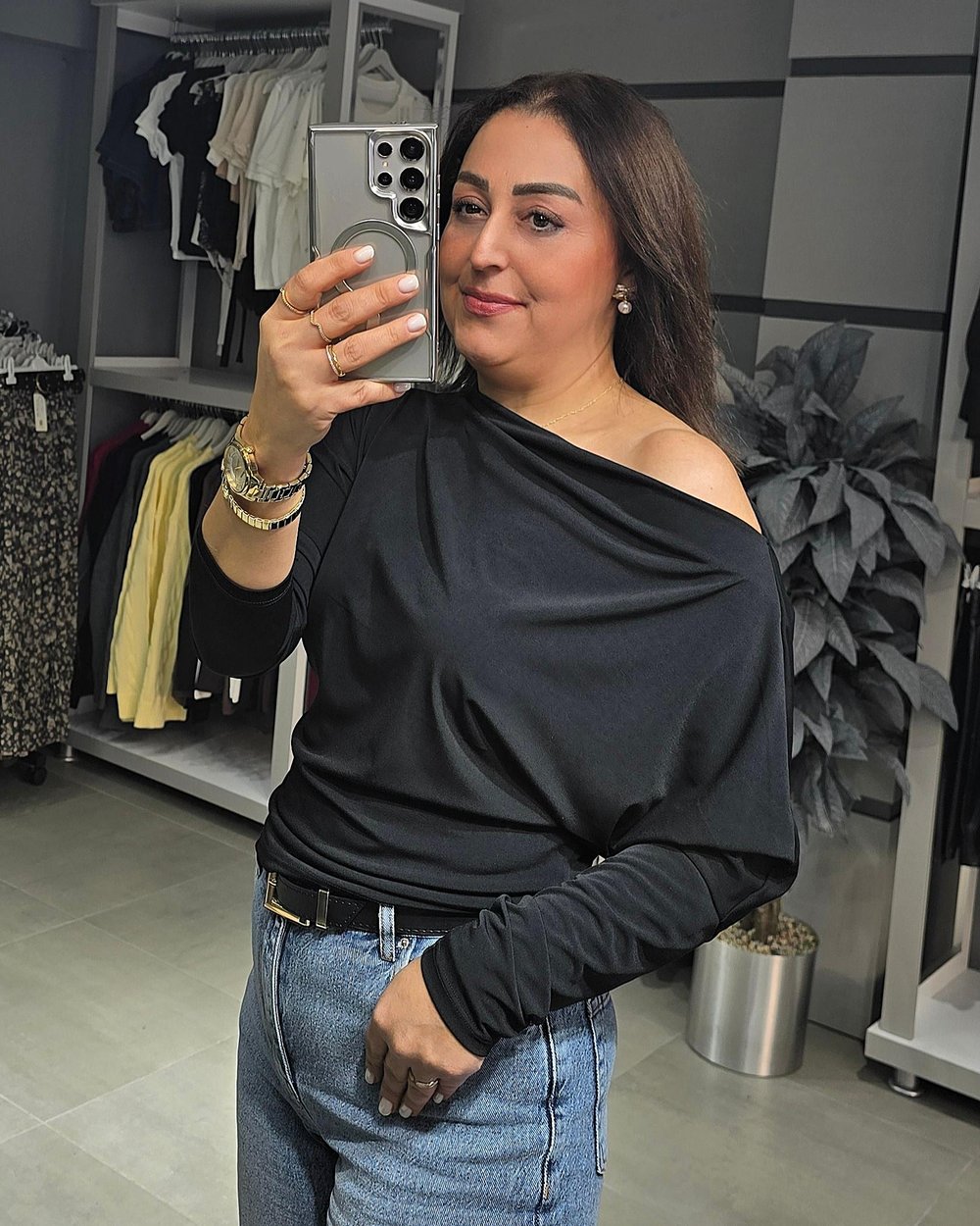 KAYIK YAKA DÜŞÜK OMUZ BLUZ SİYAH