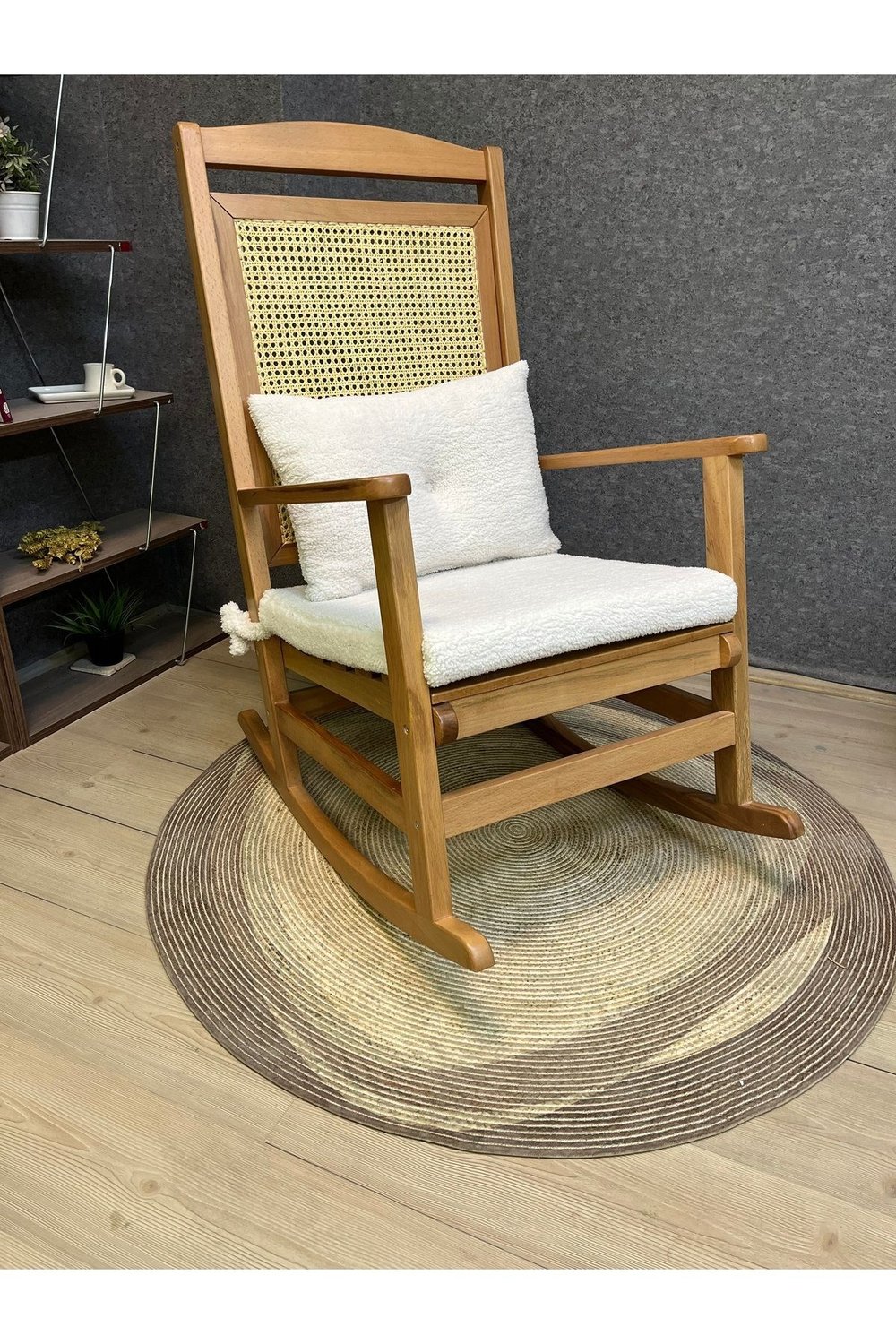 Veranda Naturel Teddy Krem Minderli Hasırlı Sallanan Sandalye Hazeranlı Dinlenme Koltuğu