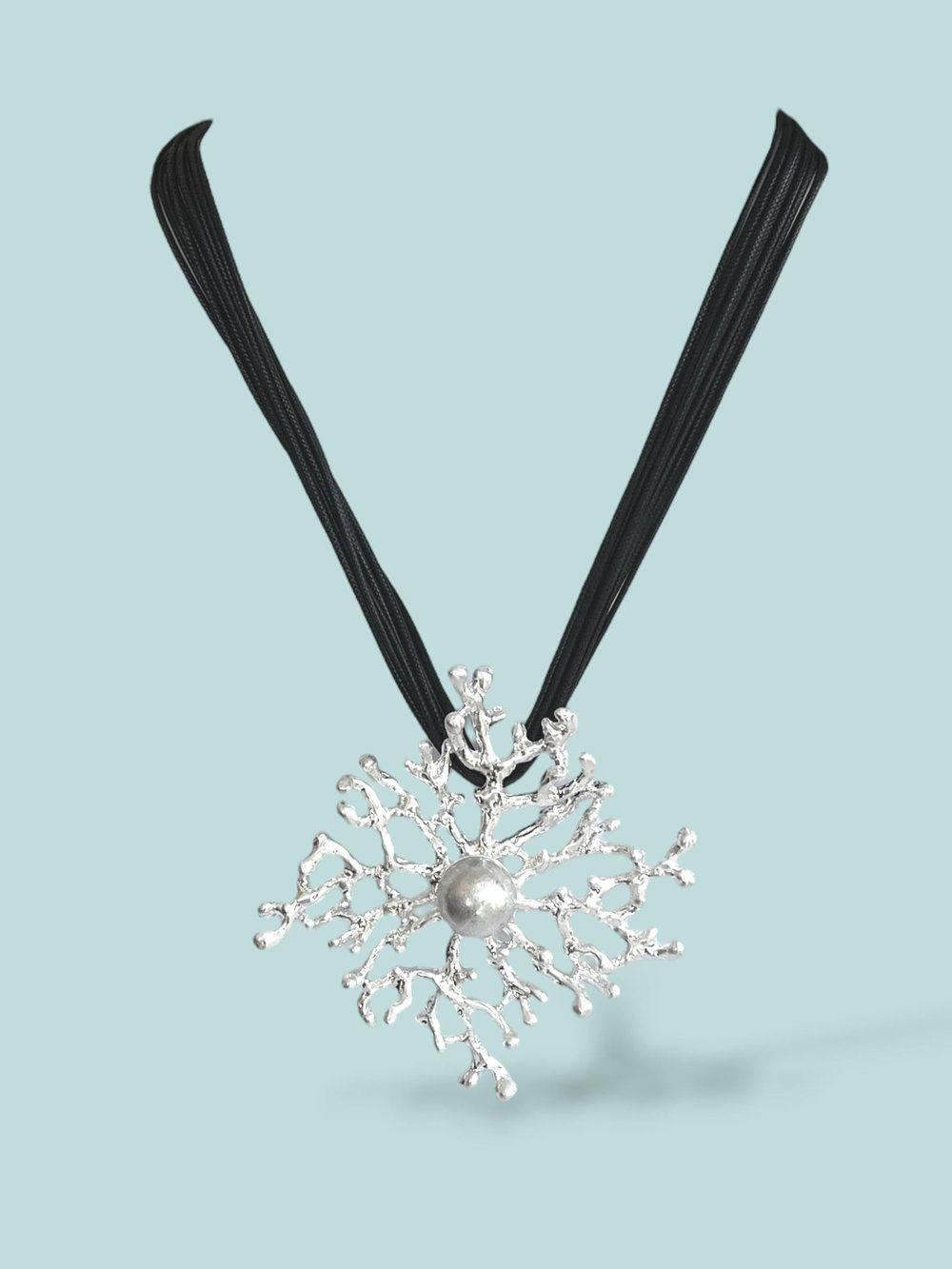 İncili Mercan Silver Kolye Siyah Çoklu İp Detaylı