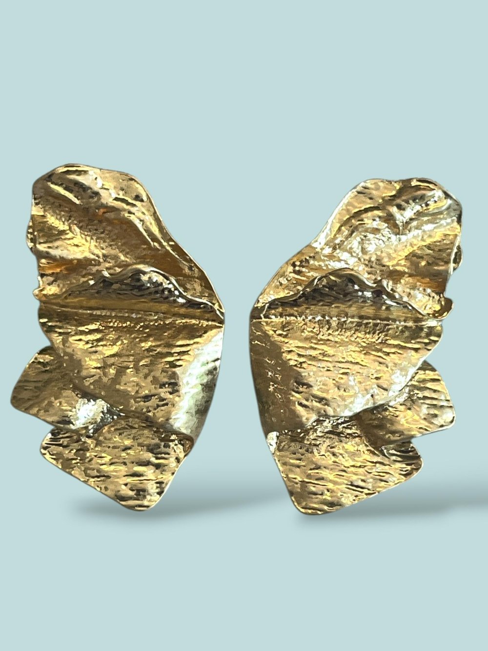 Retro Yarım Simetrik Tasarım Gold Küpe