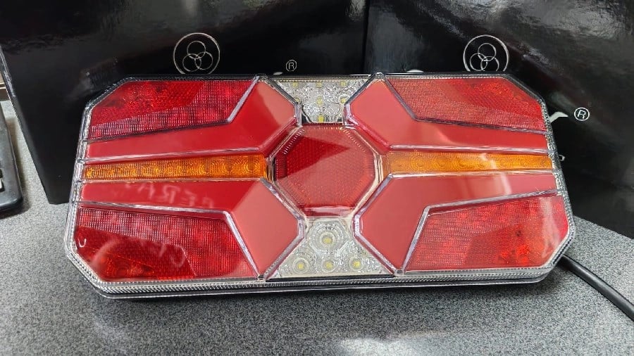 Stop Lambasi Led Dinamik Sinyalli 12/24 Volt 6 Fonksiyonlu 30CMX14XM