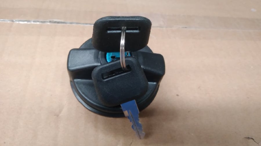 YAKIT DEPO KAPAGI KILITLI RENAULT R9  R11  7700779957
