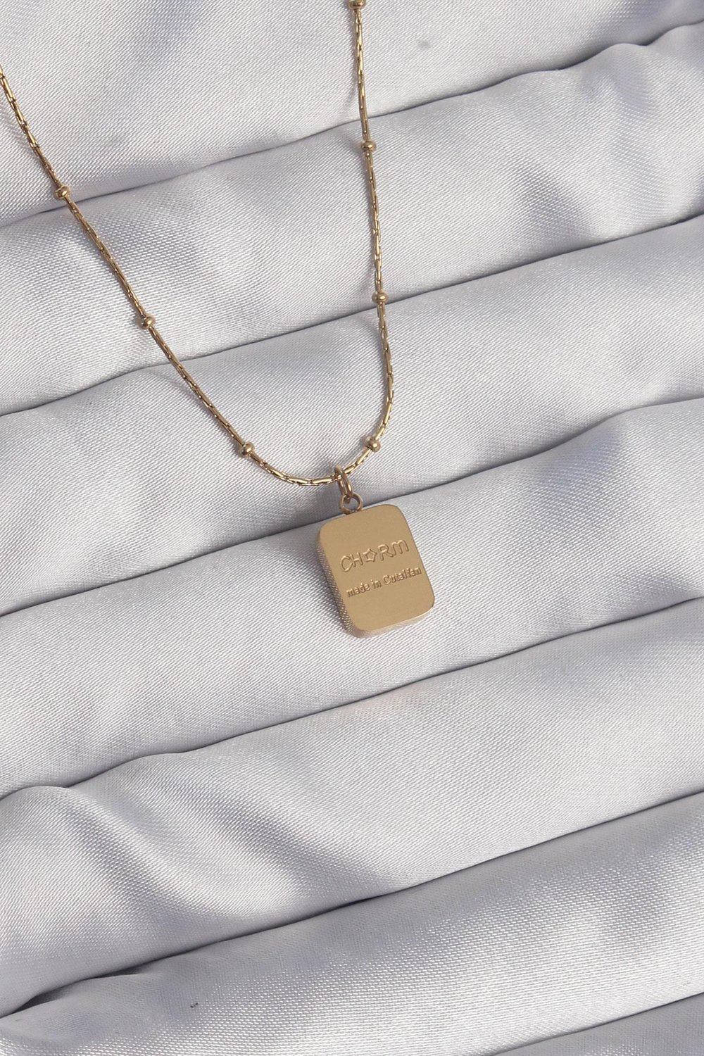 316L Çelik Gold Renk Kare Charm Model Kolye – PRT3500EB01836