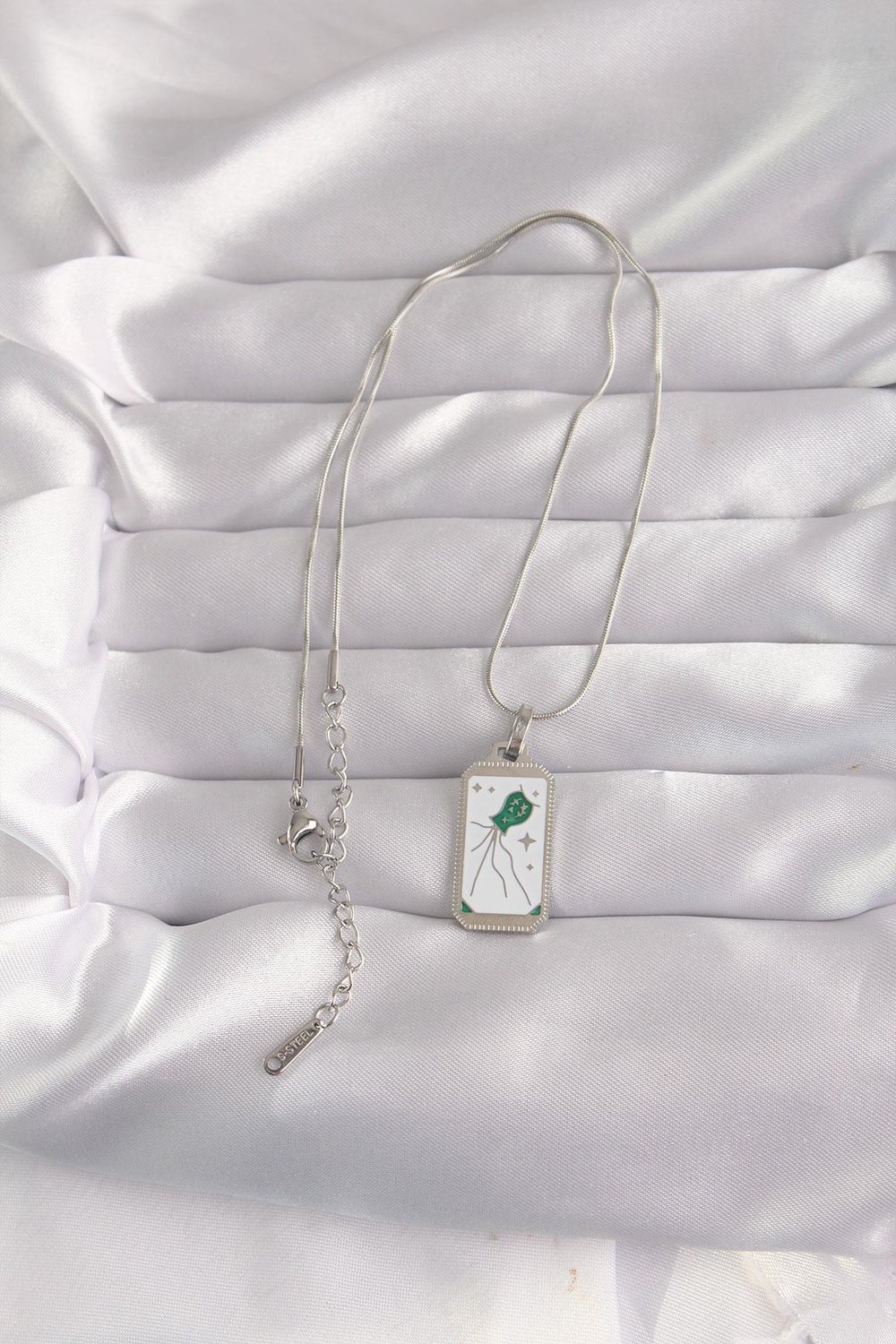 316L Çelik Gümüş Renk Beyaz Mineli Tarot Kolye – PRT3500EB02154