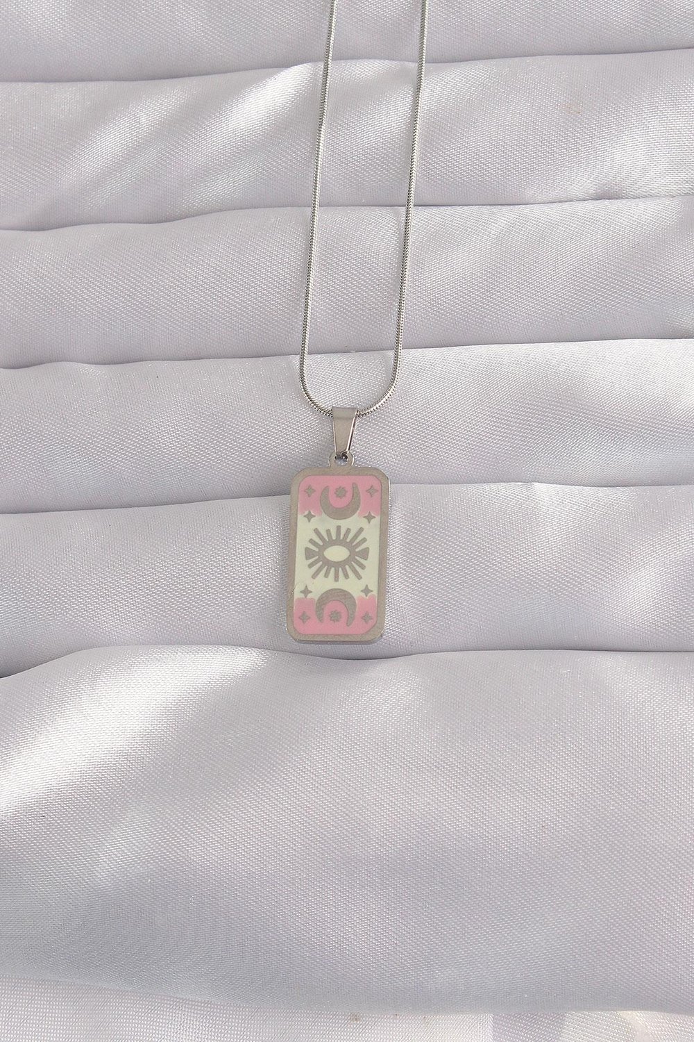 316L Çelik Gümüş Renk Pembe Mineli Ay Figür Tarot Kolye – PRT3500EB02152