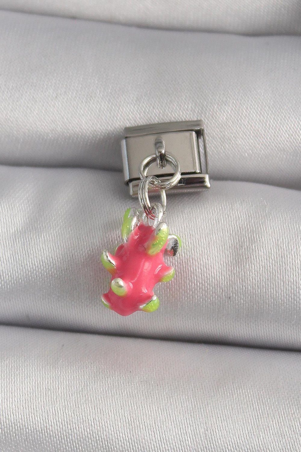 316L Çelik Gümüş Renk Sallantı Ejder Meyvesi Model Nomination Charm – PRT3500EB03418