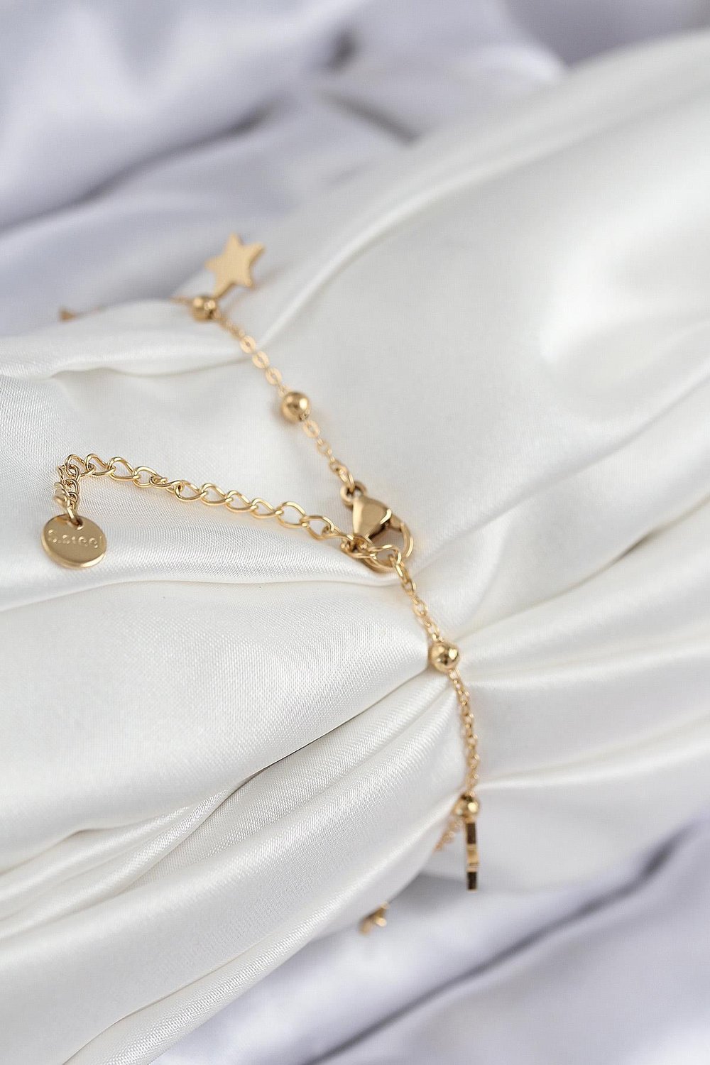 316L Çelik Sıralı Yonca Model Gold Renk Kadın Bileklik – PRT3500EB08708