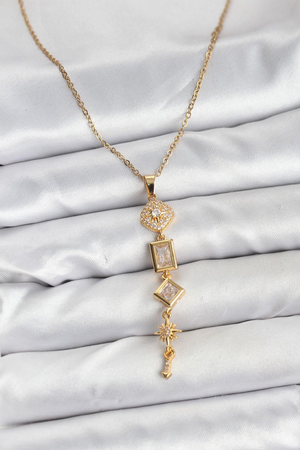 316L Çelik Zincir Gold Renk Kutup Yıldızı Enerji Model Kadın Y Kolye – PRT3500EB09419
