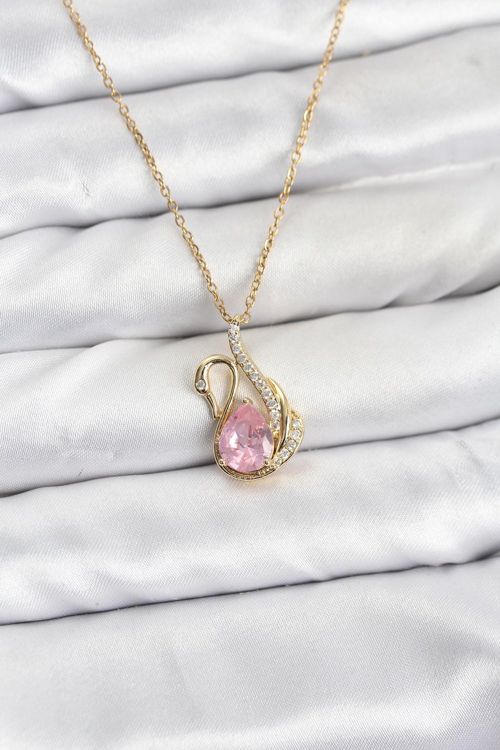 316L Çelik Zincir Gold Renk Pembe Kuğu Model Zirkon Taşlı Kadın Kolye - PRT3500EB10177