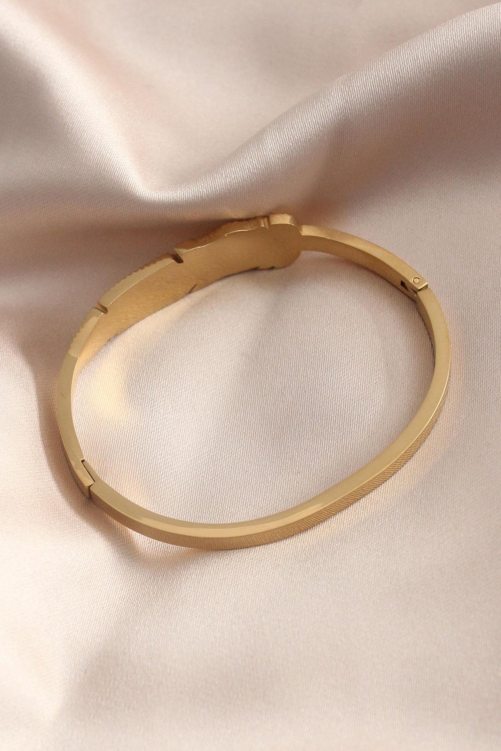 Gold Renk Yaprak Model Zirkon Taş Detay Kelepçe Kadın Bileklik – PRT3500EB00197