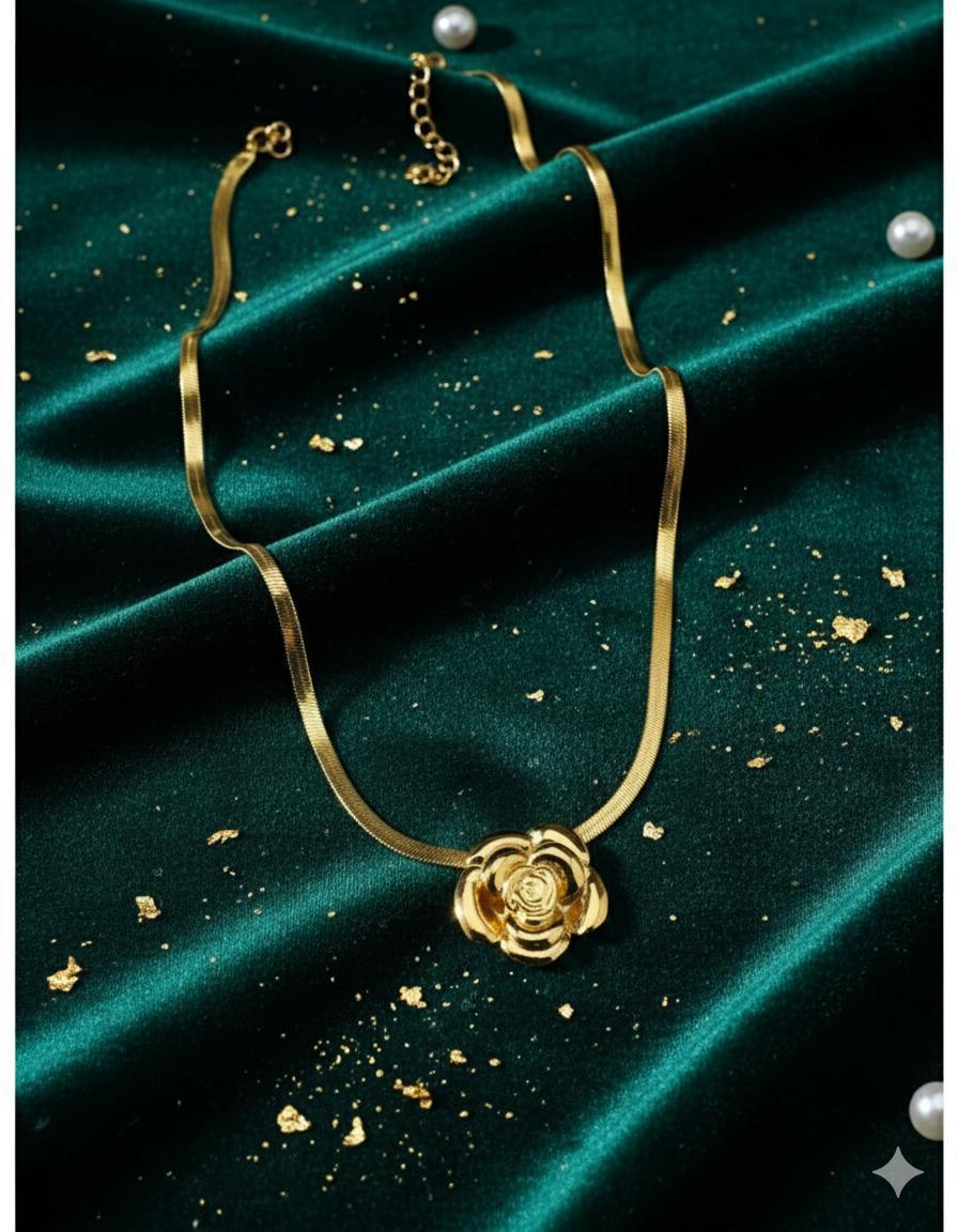 Gül Detaylı Çelik Kolye (Gold) 0106345