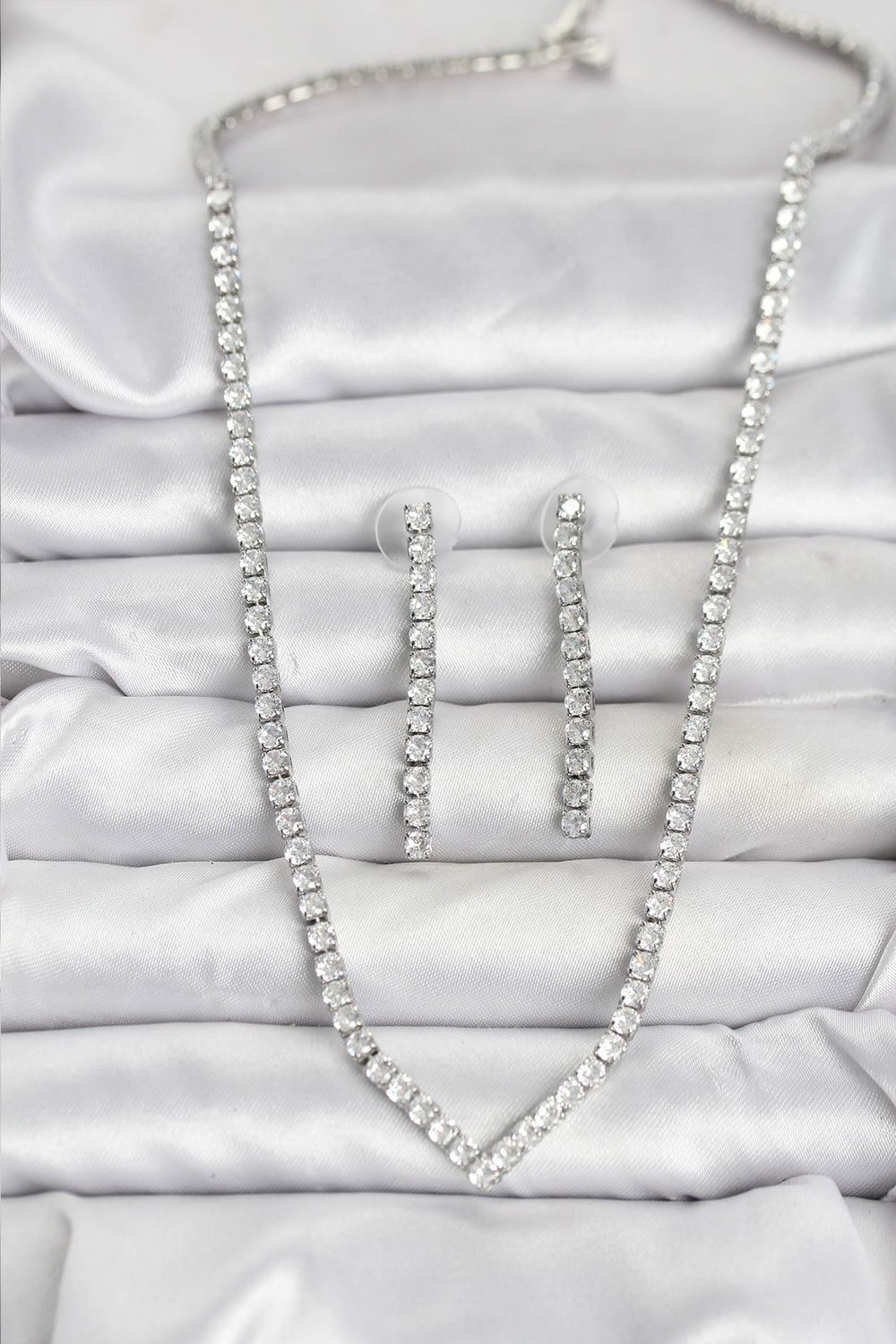 Gümüş Renk Zirkon Taşlı Kadın Kolye Küpe Seti – PRT3500EB09383