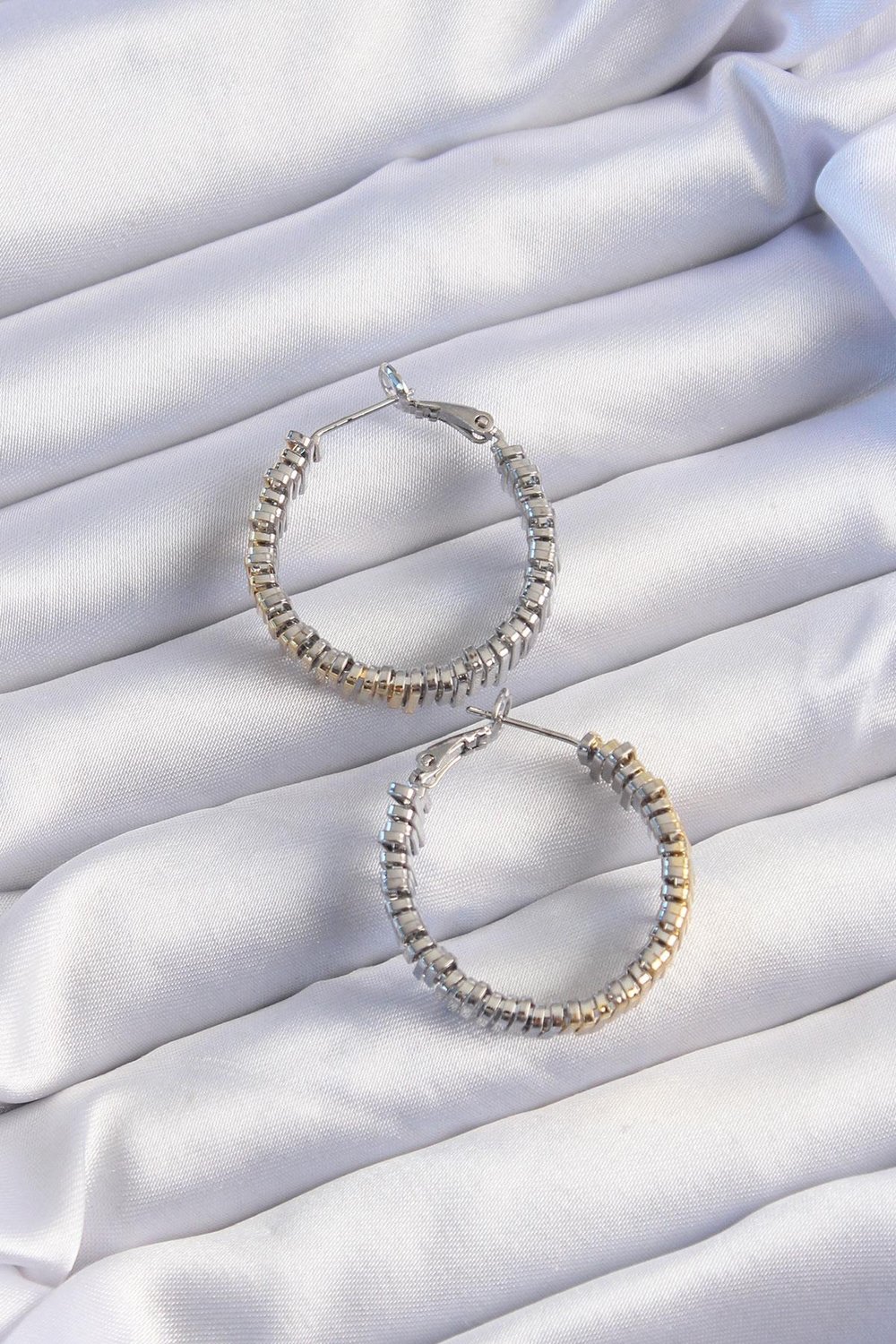 Pirinç Gold Gümüş Renkli Tırtıklı Halka Küpe – PRT3500EB01948