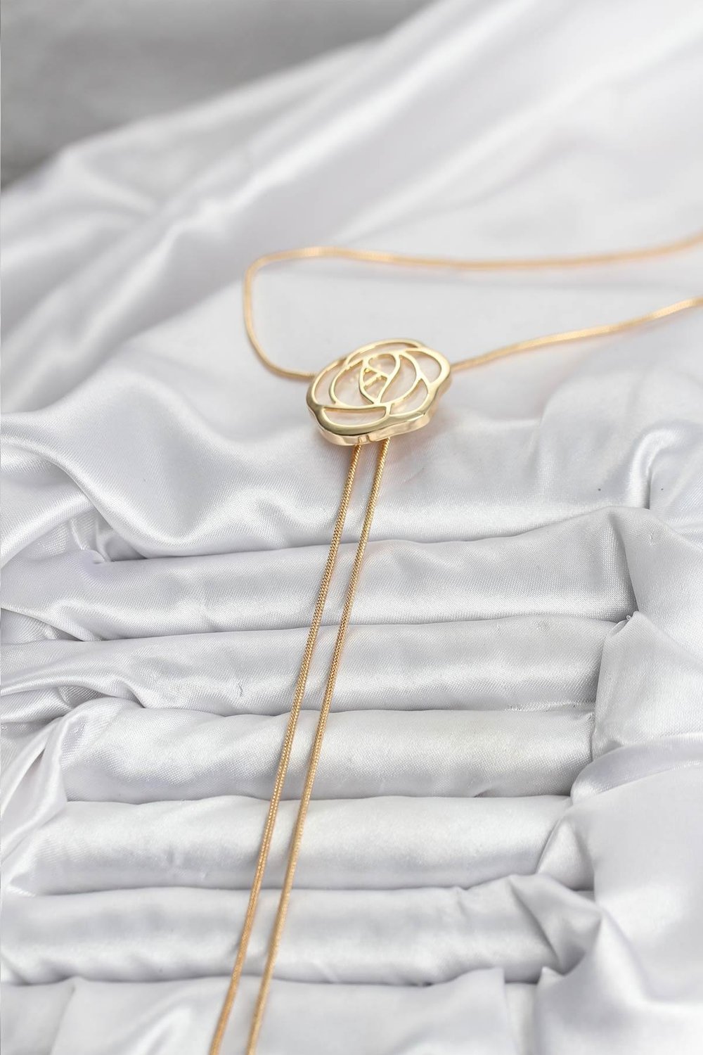 Pirinç Gold Renk Gül Model Asansörlü Kadın Kolye – PRT3500EB09381