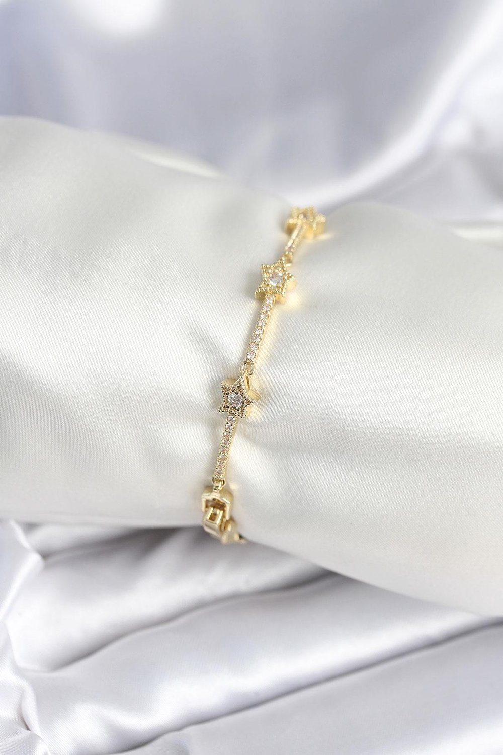 Pirinç Gold Renk Halley Yıldız Model Kadın Bileklik - PRT3500EB09115