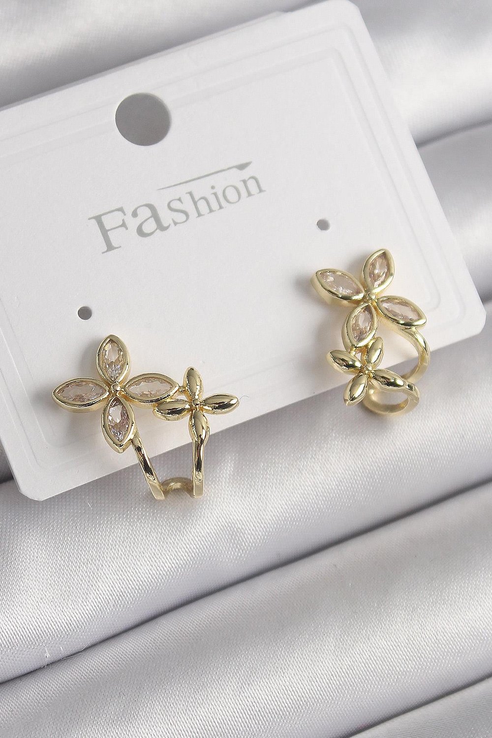 Pirinç Gold Renk Zirkon Taşlı 2Li Çiçek Model Kadın Küpe