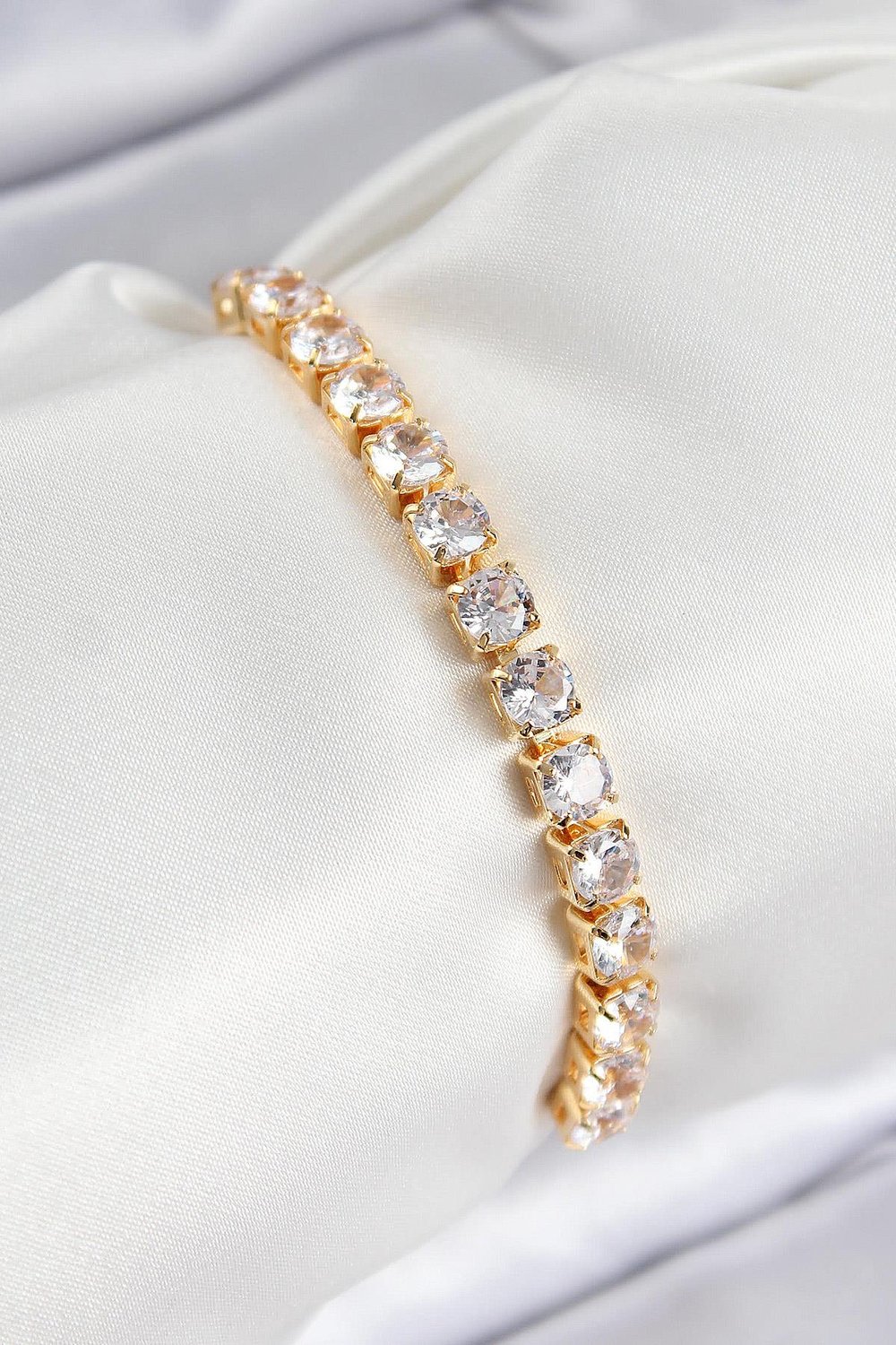 Pirinç Zirkon Taşlı Kare Model Gold Renk Asansörlü Kadın Bileklik – PRT3500EB08578