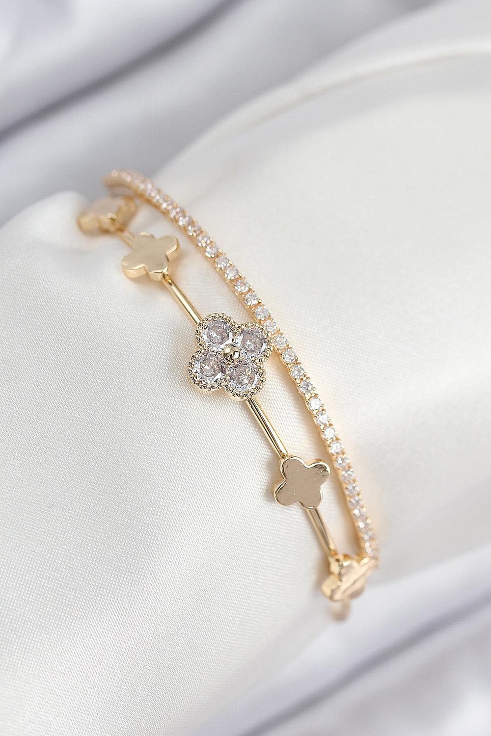 Pirinç Zirkon Taşlı Yonca Model Gold Renk Kadın Bileklik - PRT3500EB08813