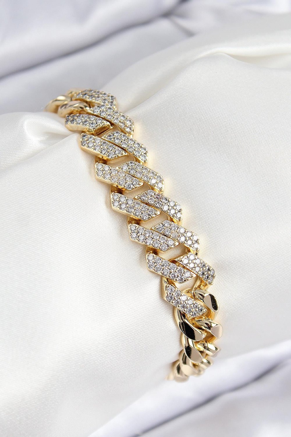 VIP Pirinç Zirkon Taşlı Cuba Model Gold Renk Kadın Bileklik – PRT3500EB08549