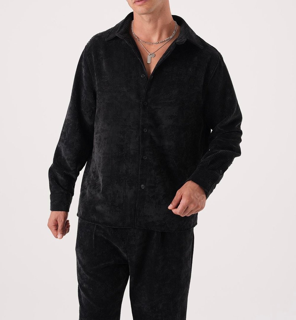 SİYAH KADİFE (257010) GÖMLEKhttps://www.terapi-time.com/bej-relax-baggy-jeans-48