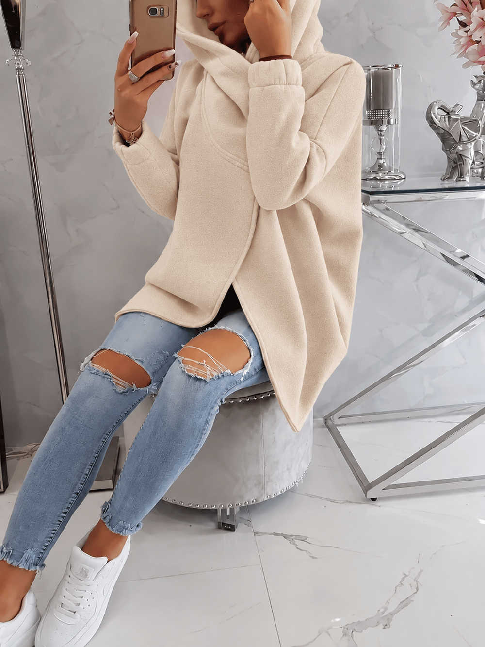 Bej Kadın Asimetrik Fermuarlı Oversize Kapüşonlu Sweatshirt – Kalın Kumaş – Rahat Günlük Tarz