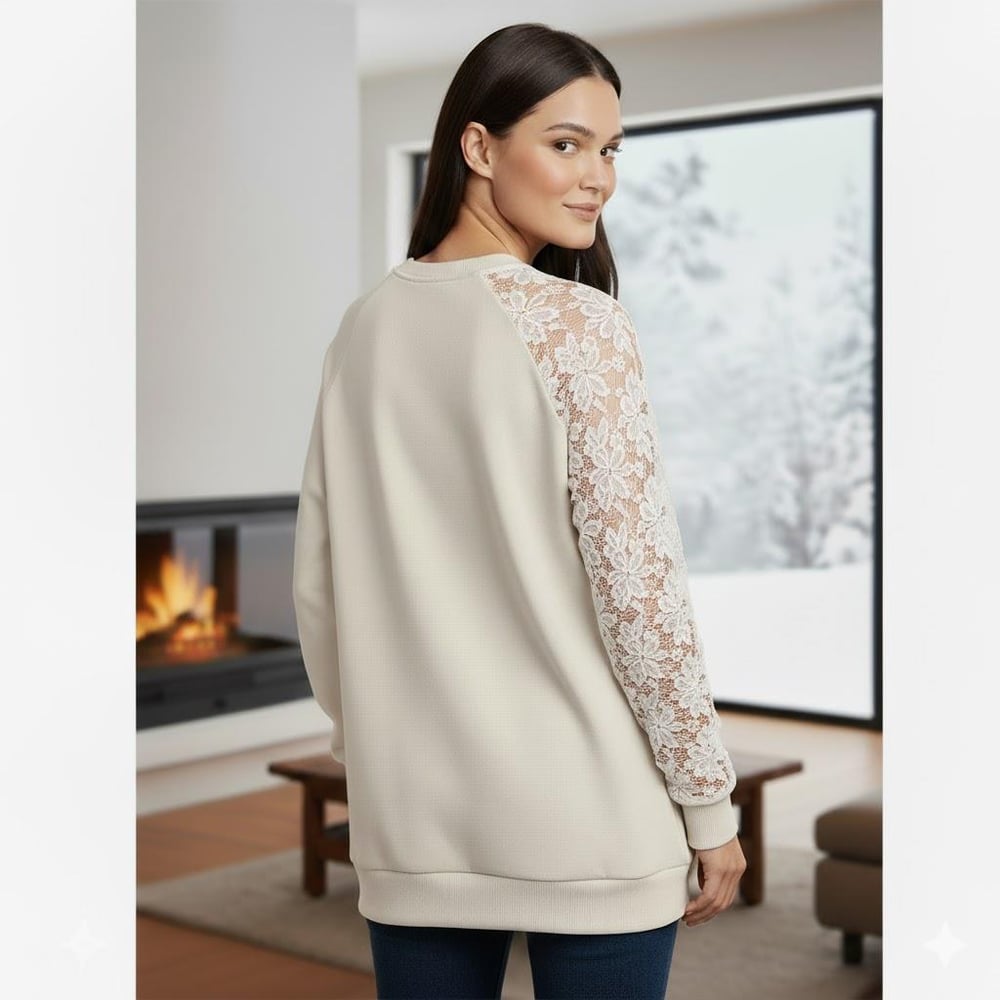 Ekru Dantel Detaylı Sweatshirt – Şık ve Rahat Günlük Kadın Üst – Yumuşak Kumaş