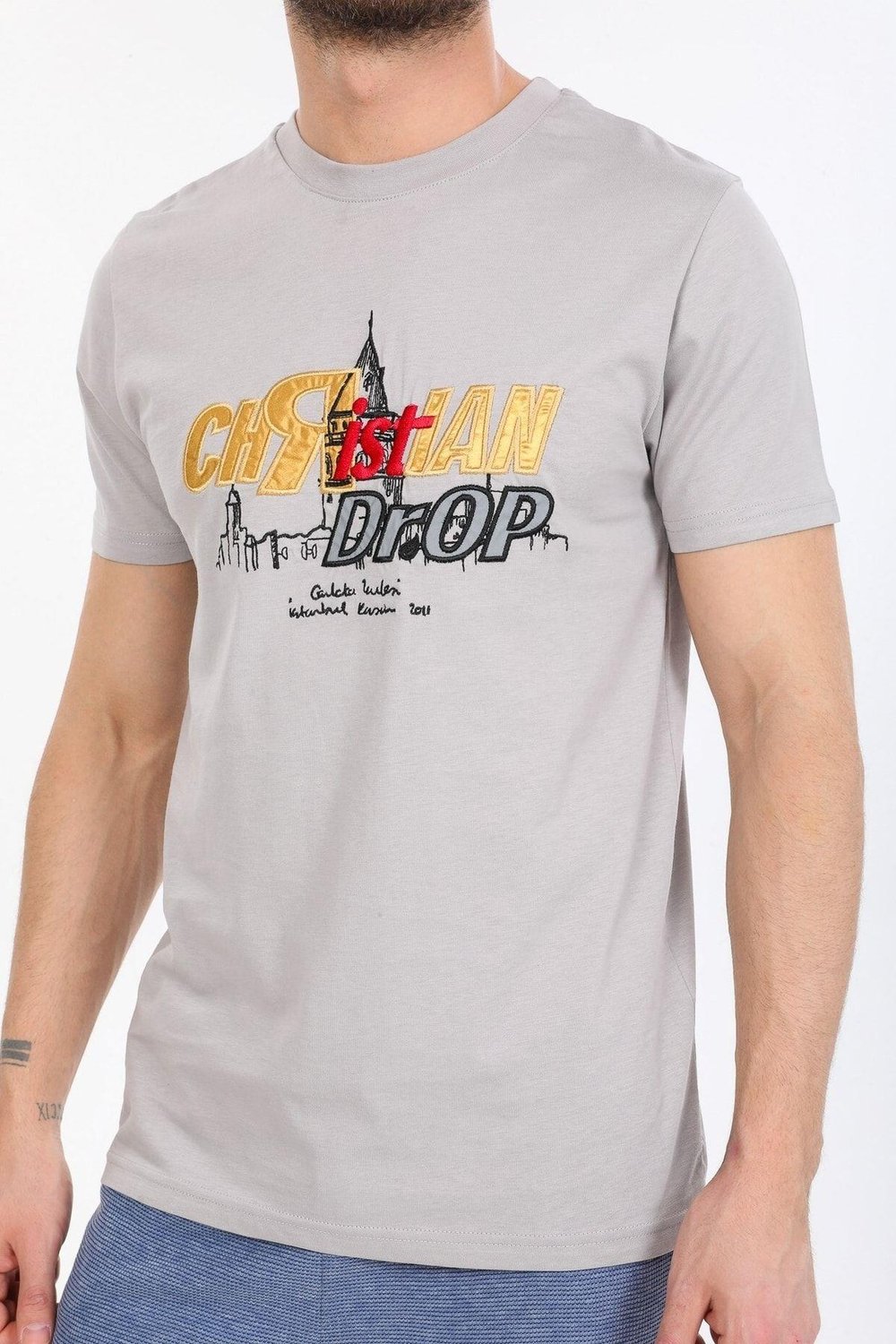 Gri Kabartmalı Logolu T-shirt