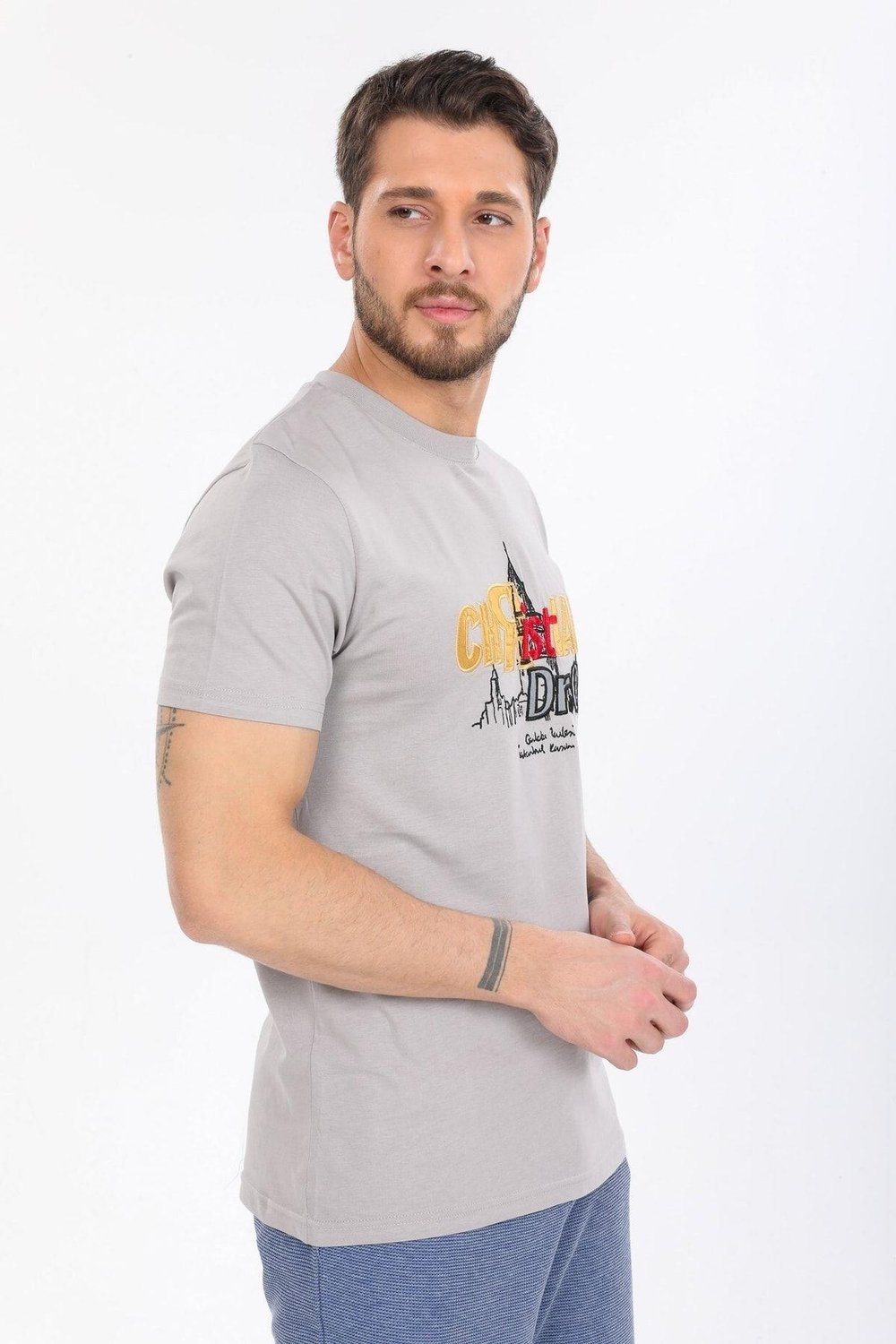 Gri Kabartmalı Logolu T-shirt