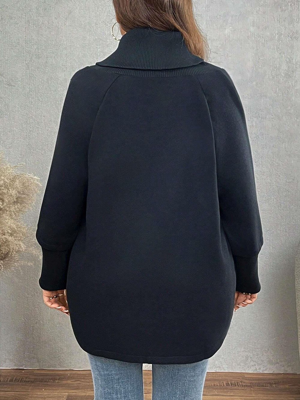 Siyah Kadın Asimetrik Kesim 3 İplik Şardonlu Sweat Ceket – Fermuarlı Yaka, Cepli, Oversize