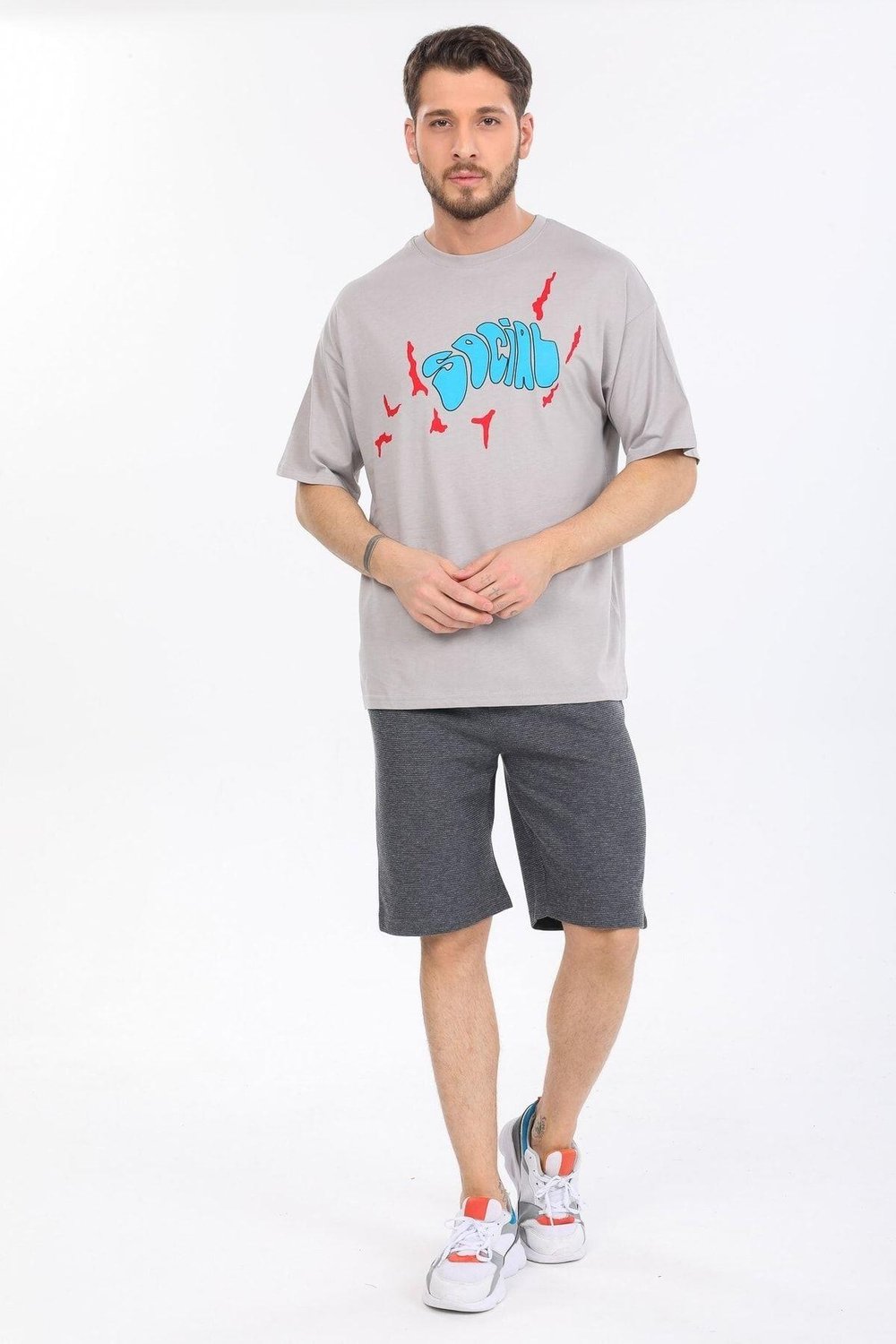 Oversize Social Yazılı Gri T-shirt