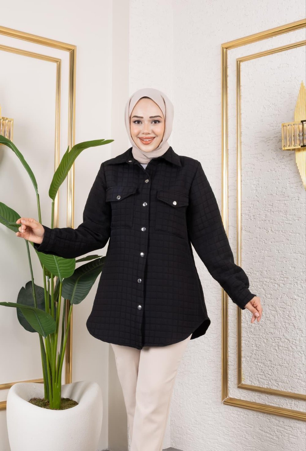 Kadın Cep Detaylı Kapitone Kumaş Çıtçıtlı Siyah Tunik