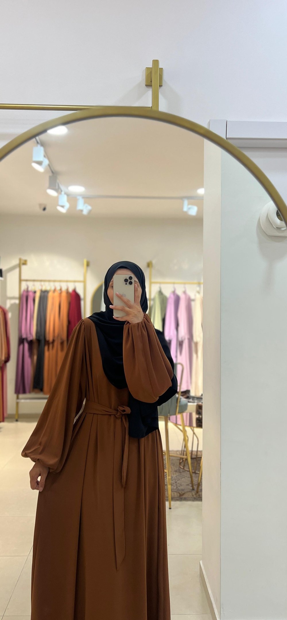 SOFIA Model Taba Tesettür Elbise-SOFIA Model Taba Tesettür Elbise – Medine İpeği Balon Kol-Elbise