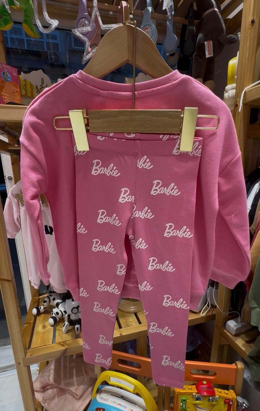 Barbie Takım 