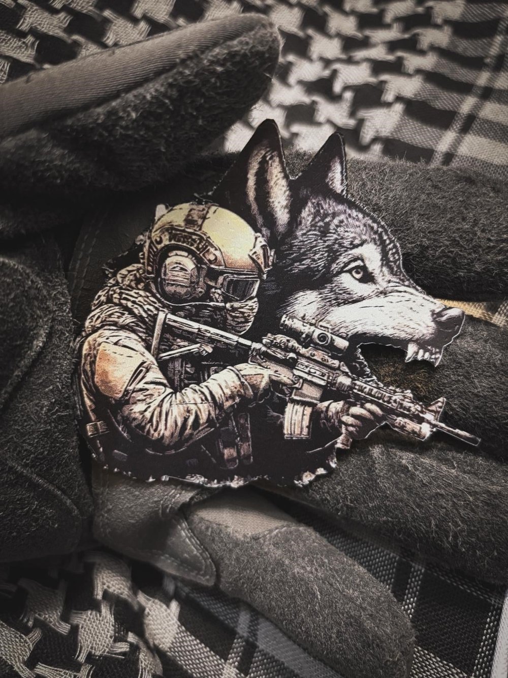 Wolf Soldier Patch/Peç/Arma (9 x 8,5cm)