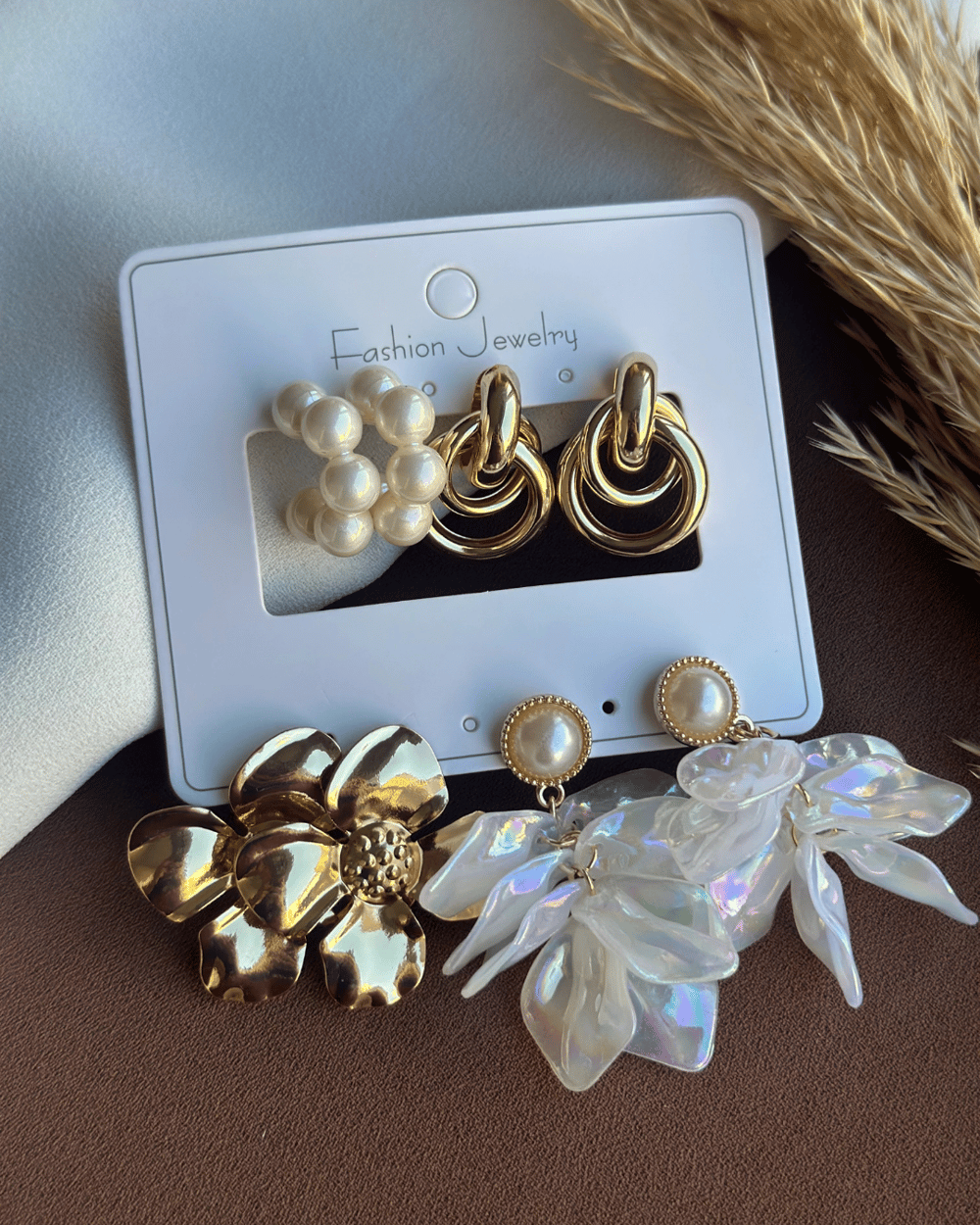 Sedef & İnci Gold Çiçek Model 4 lü Küpe Set 