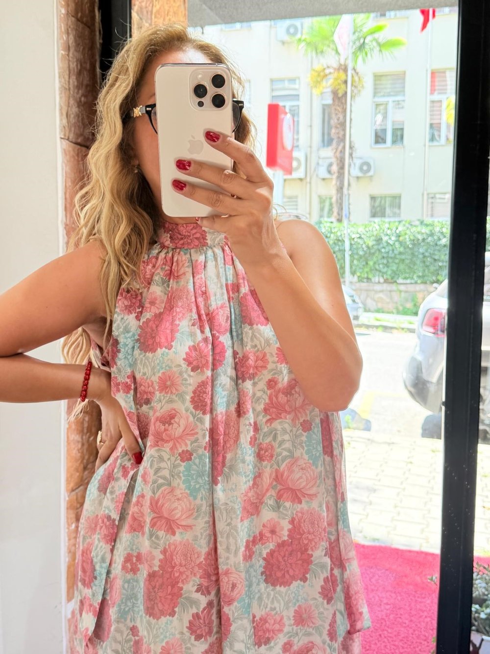 Çiçek Desenli Boyun Kuşaklı Maxi Elbise 