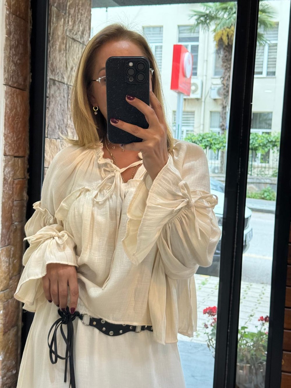 Fırfırlı Bağcıklı Gömlek Krem