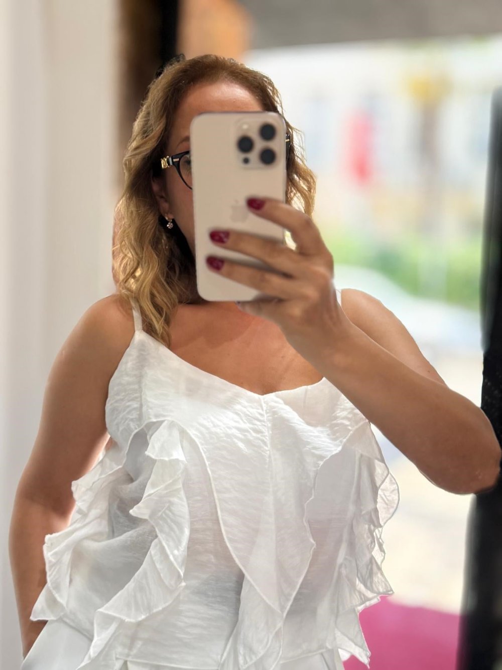 Önü Fırfırlı Askılı Tül Bluz Beyaz