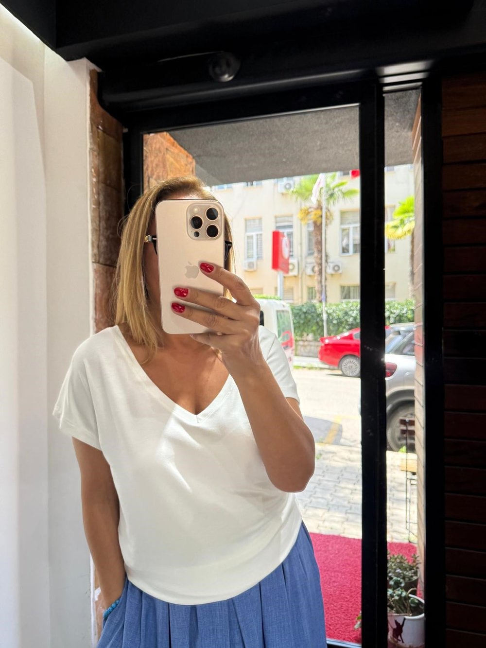 Önü ve Arkası V Yakalı Basic Tişört Beyaz