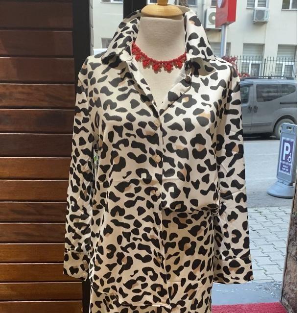 Saten Gömlek Leopar Desenli Yeni