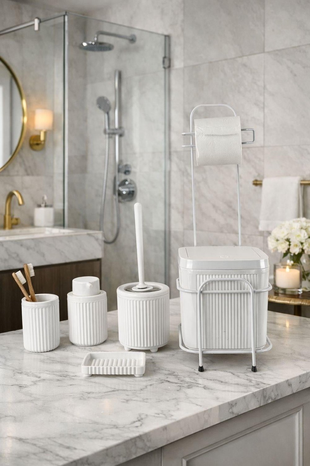 Modern Beyaz Standlı Banyo Aksesuar Seti -Click Kapaklı Banyo Kovası, Sabunluk,Diş Fırçalık Seti