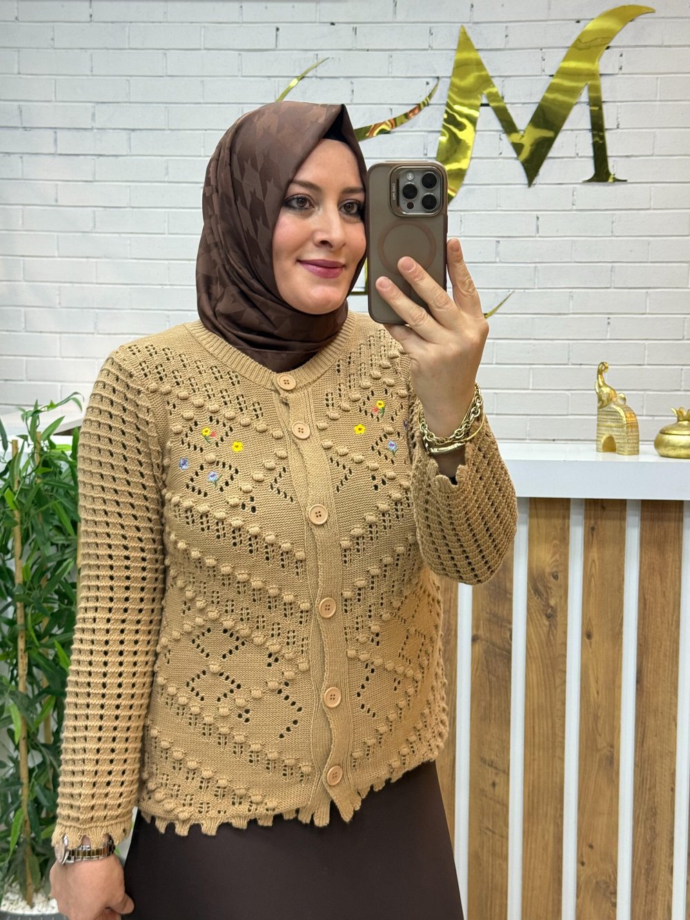 ETEK ÜSTÜ İŞLEMELİ HIRKA